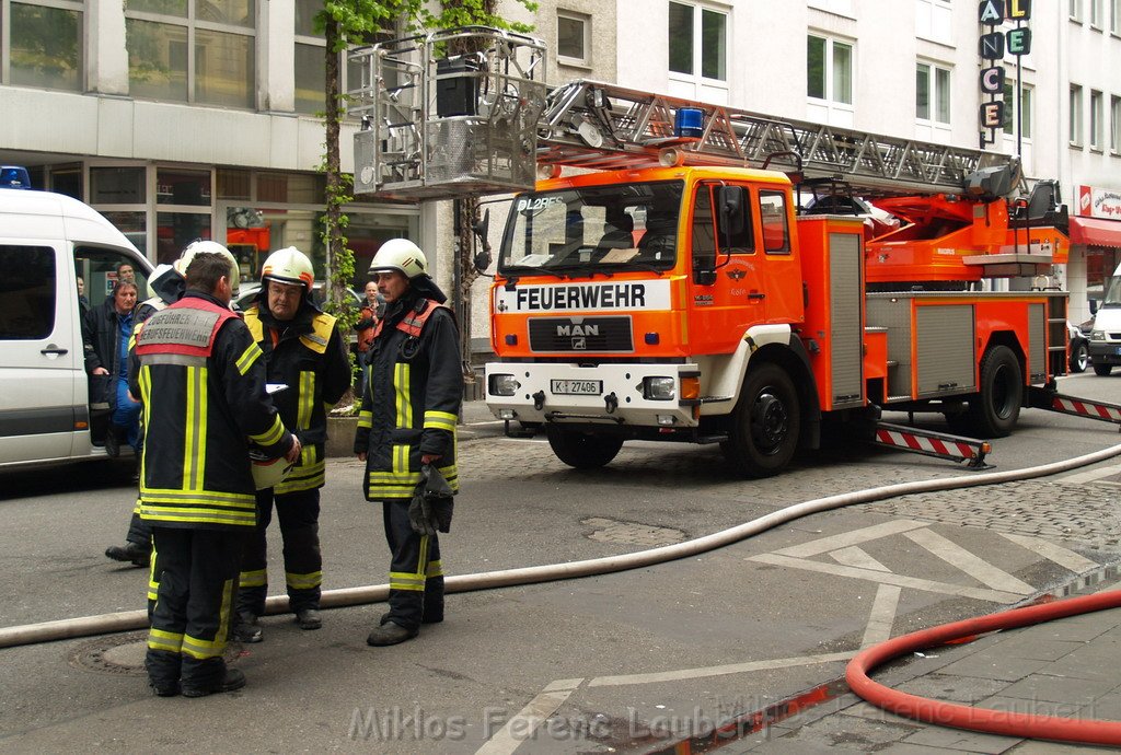 Dachstuhlbrand Belgisches Viertel Maastricherstr P034.JPG